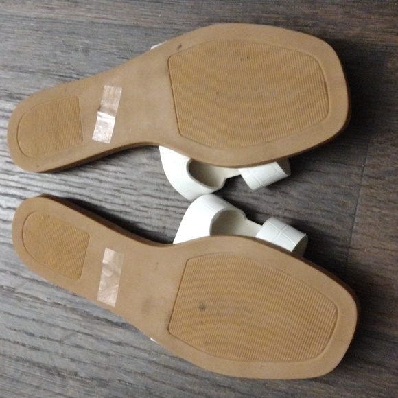 🌸 Ccocci H white sandals size 7.5 - Picture 2 of 3